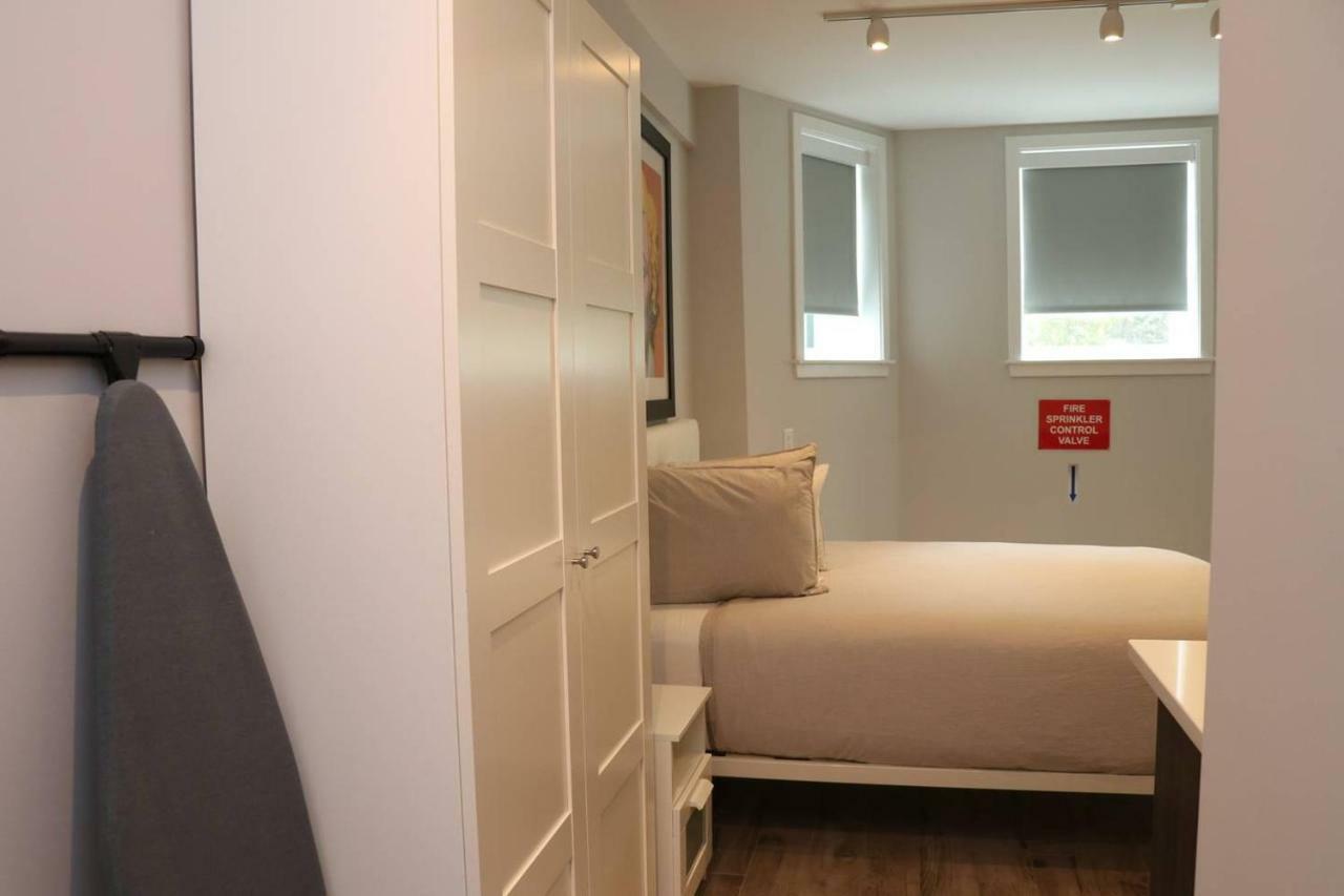 Stylish Studio In Brookline-5Min Train To Boston.. #2 Exterior photo