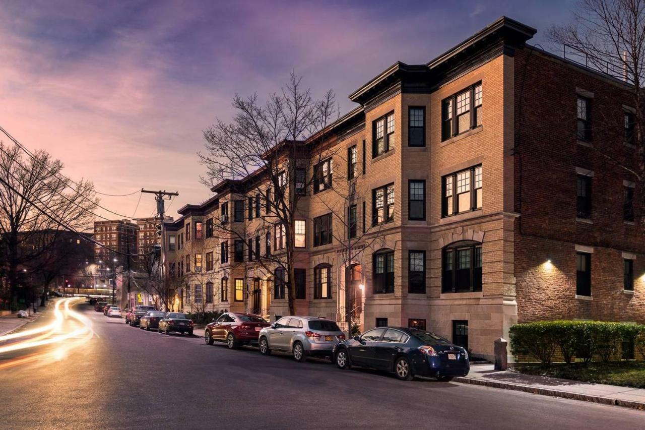 Stylish Studio In Brookline-5Min Train To Boston.. #2 Exterior photo